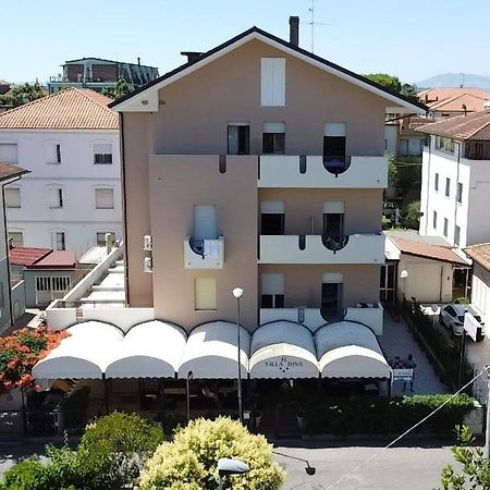 Hotel Villa Dina Римини Экстерьер фото
