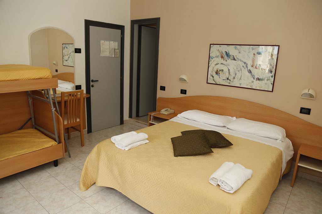 Hotel Villa Dina Римини Экстерьер фото