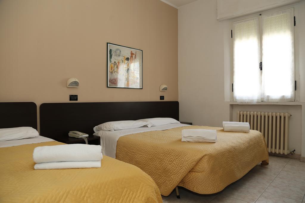 Hotel Villa Dina Римини Экстерьер фото